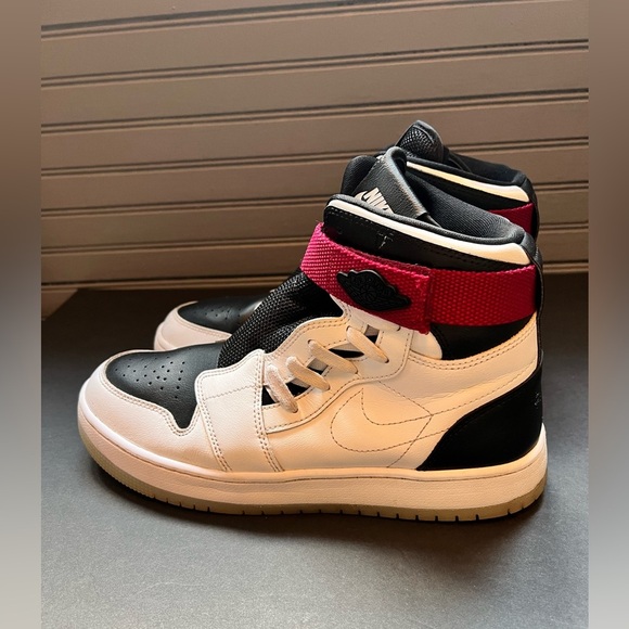 Nike Women's Black and White High-Top Sneakers - Picture 4 of 11